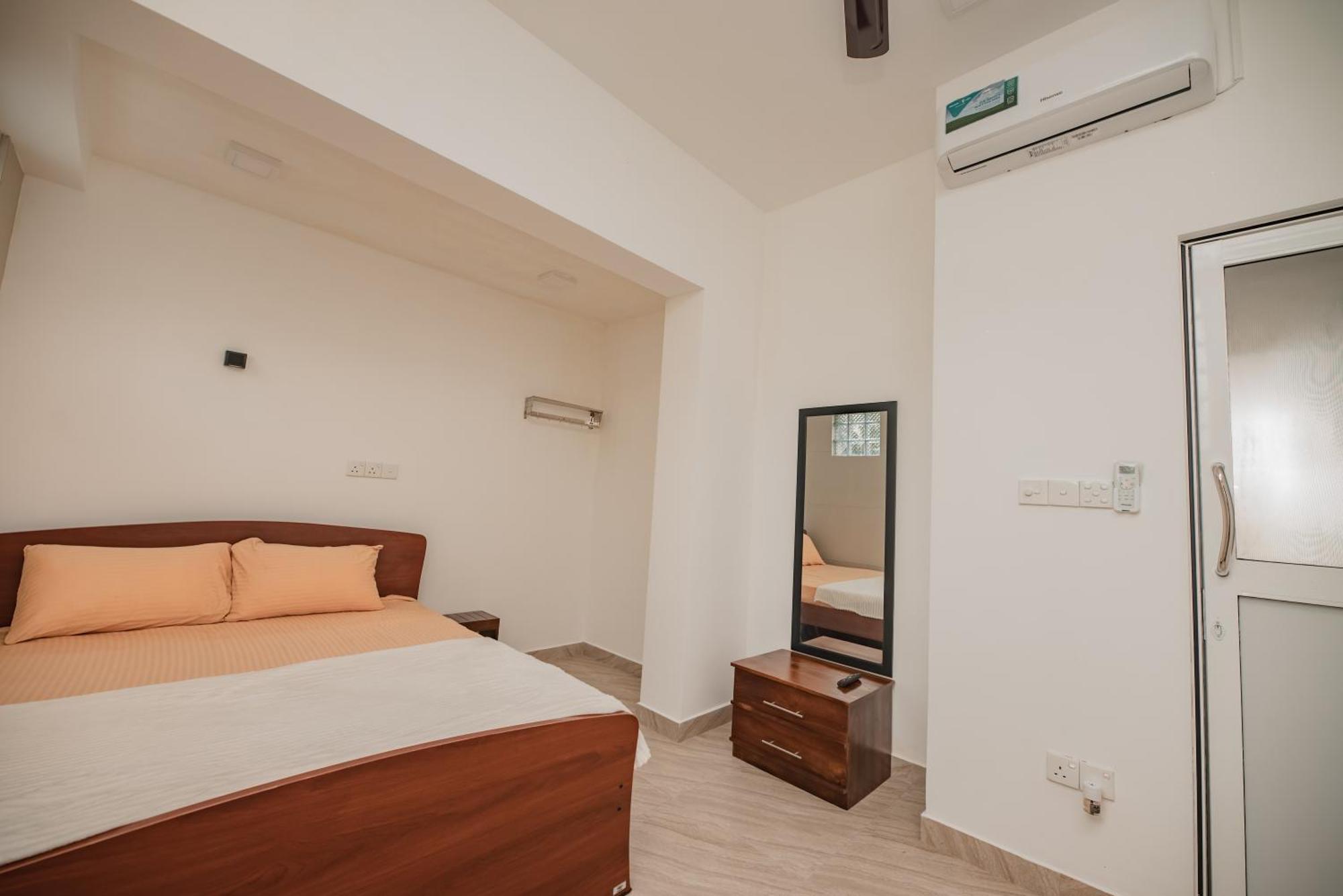 Hotel Nnr Wattala Esterno foto