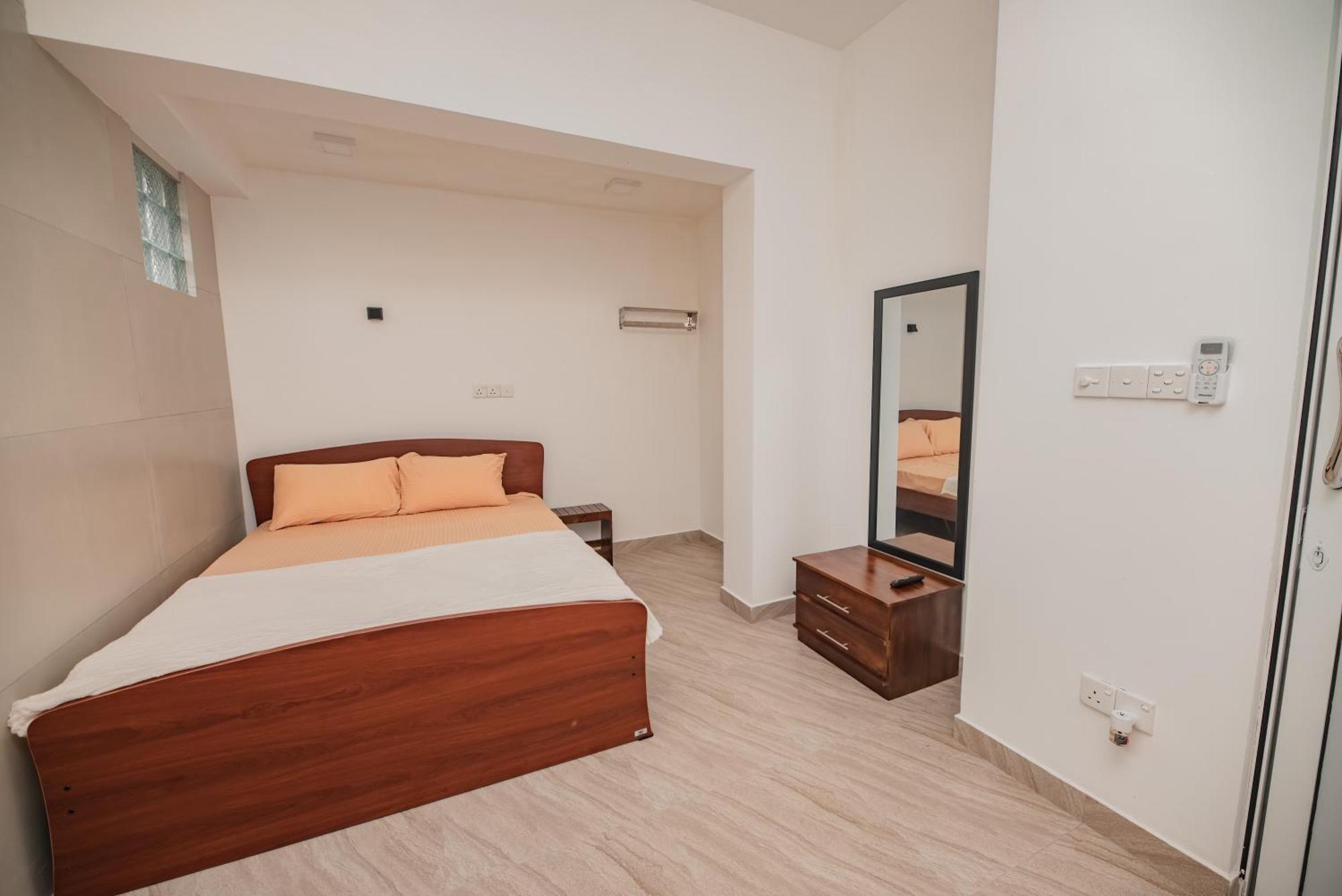 Hotel Nnr Wattala Esterno foto